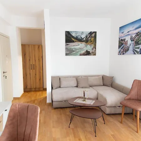Tulip - New Studio, Self Check-in, Airport Pickup *