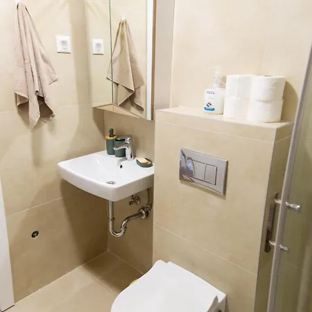 Tulip - New Studio, Self Check-in, Airport Pickup * Podgorica