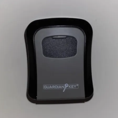 Tulip - New Studio, Self Check-in, Airport Pickup